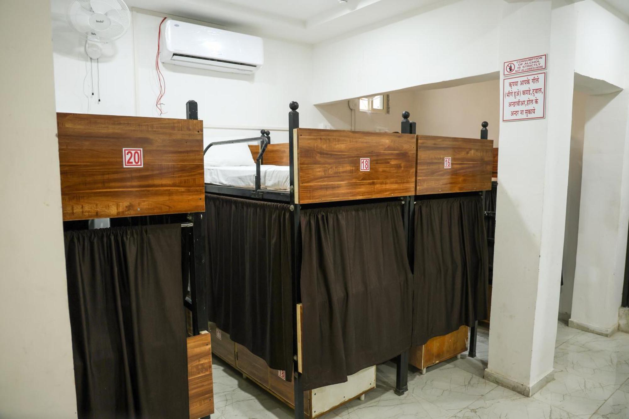 Hotel Aaram Kalupur Ahmedabad Eksteriør billede