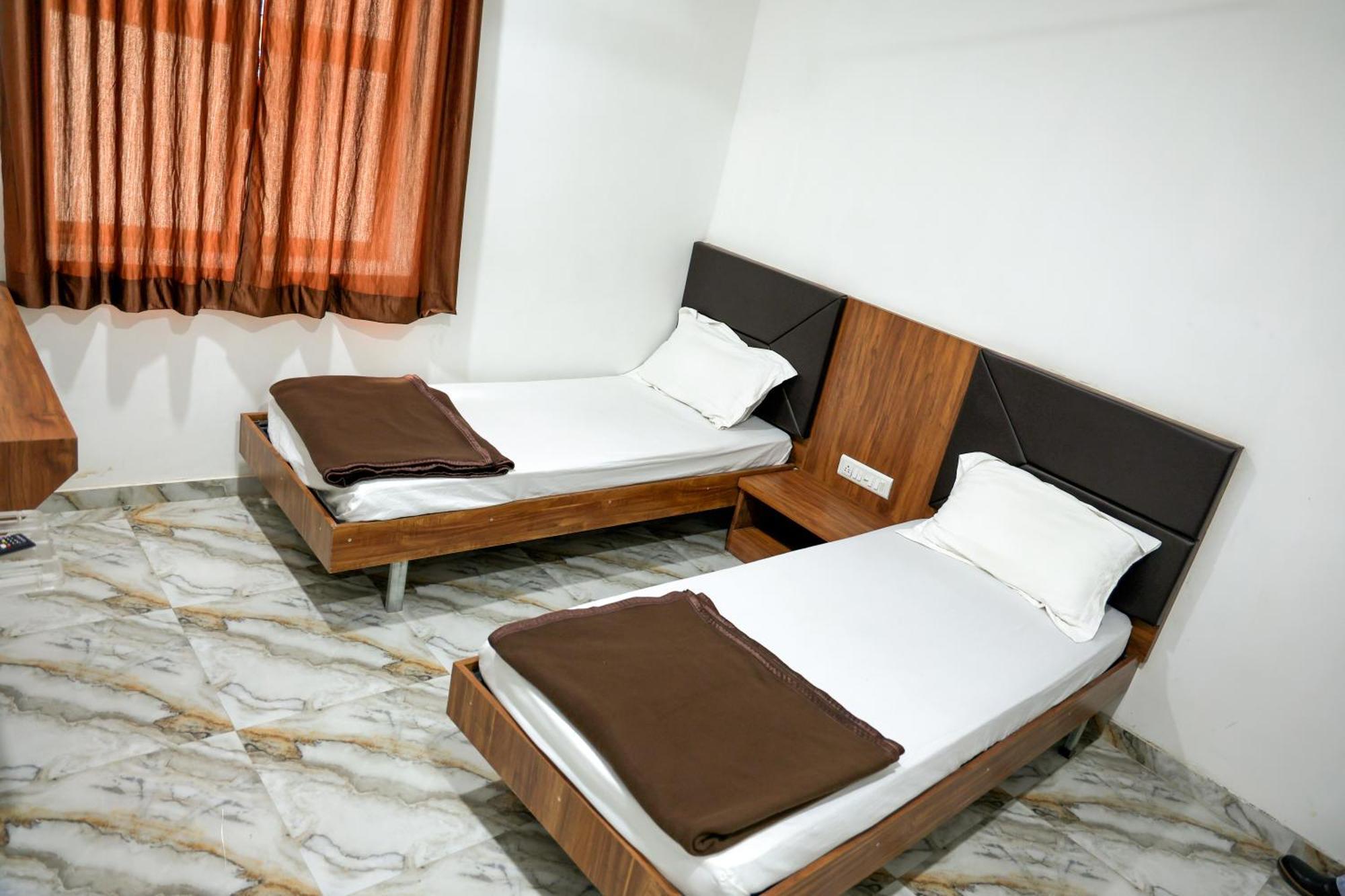 Hotel Aaram Kalupur Ahmedabad Eksteriør billede