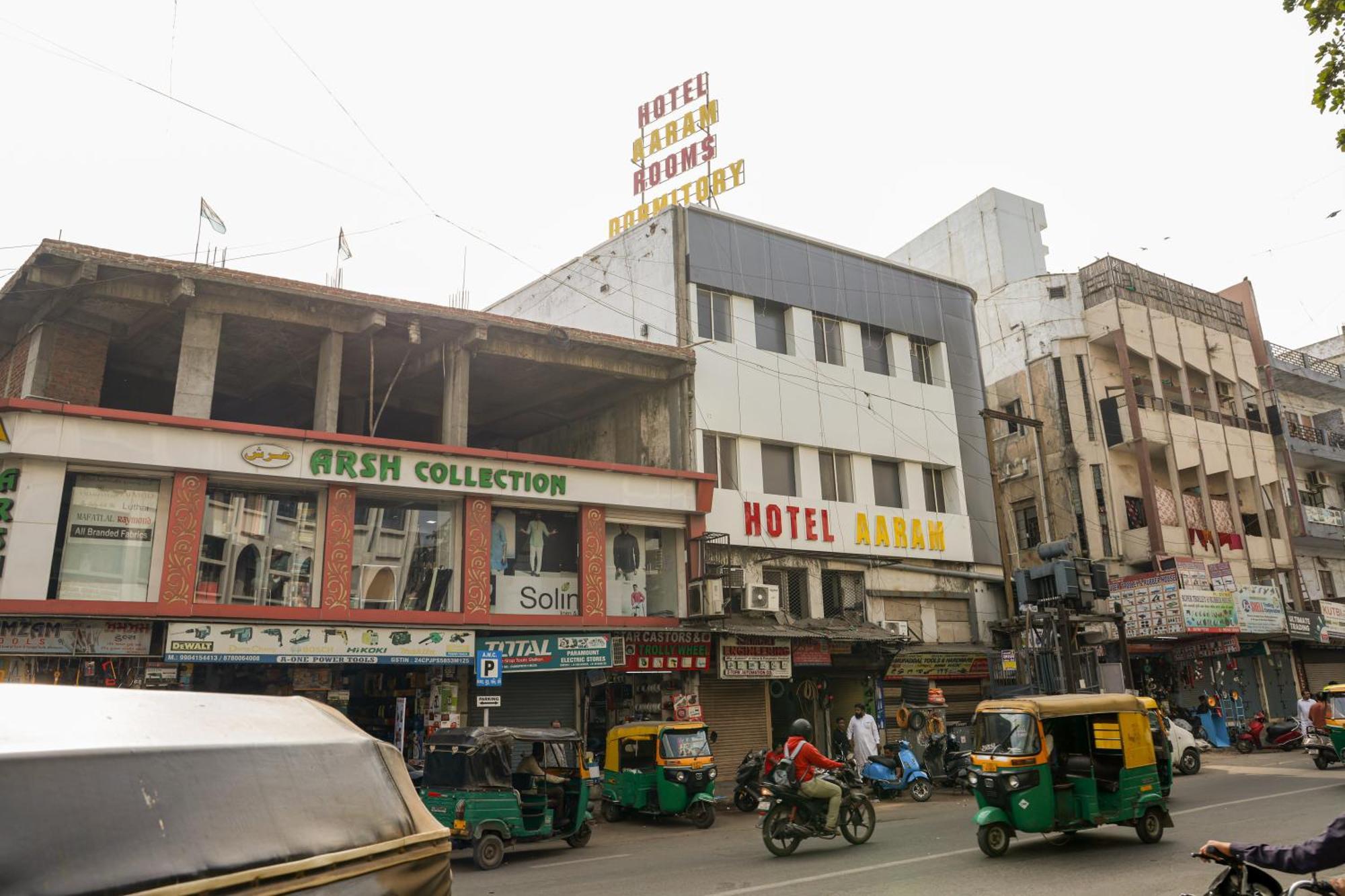 Hotel Aaram Kalupur Ahmedabad Eksteriør billede