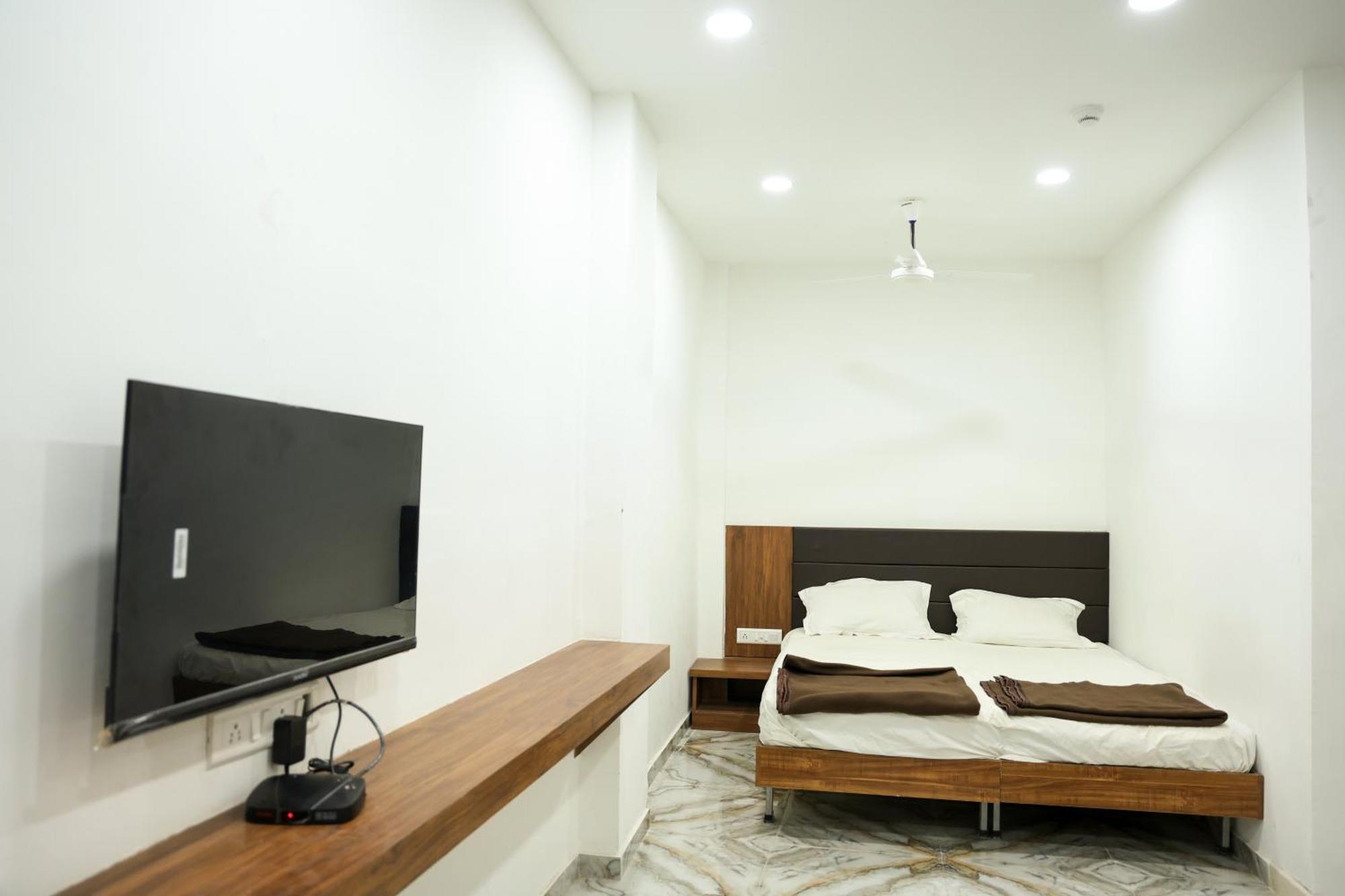 Hotel Aaram Kalupur Ahmedabad Eksteriør billede