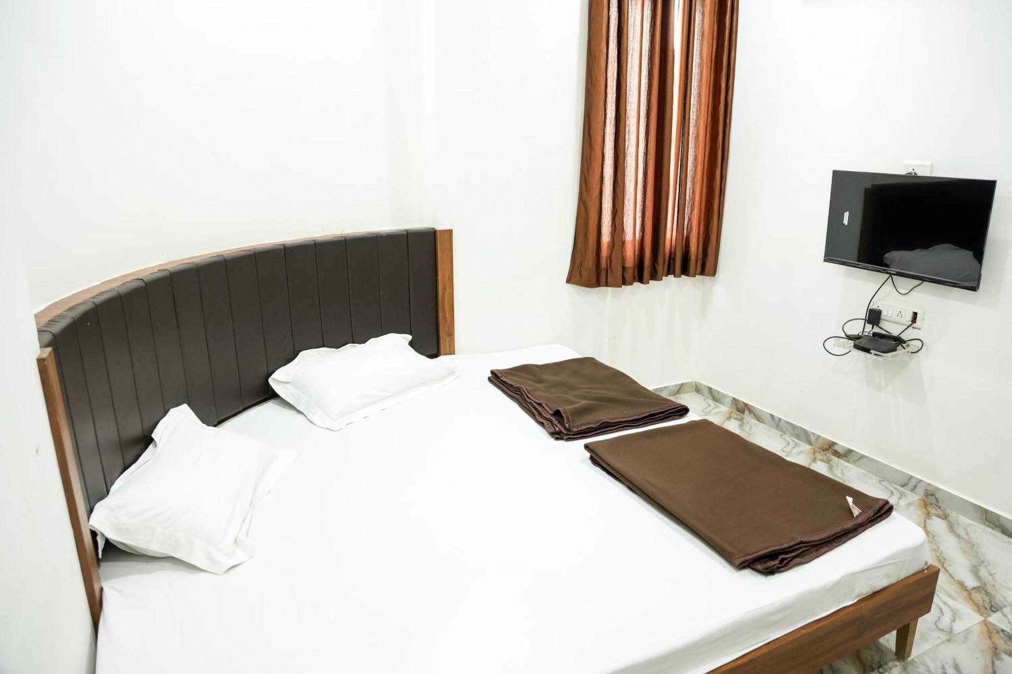 Hotel Aaram Kalupur Ahmedabad Eksteriør billede