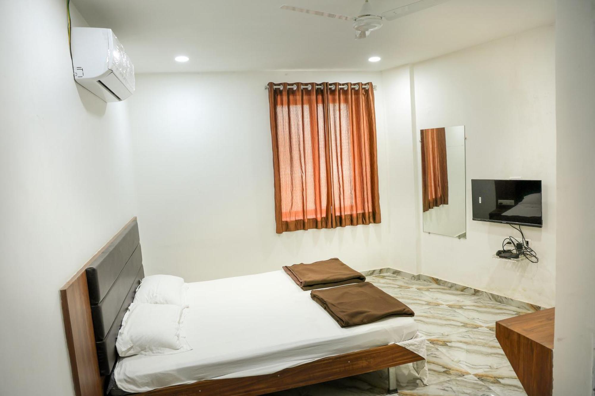 Hotel Aaram Kalupur Ahmedabad Eksteriør billede