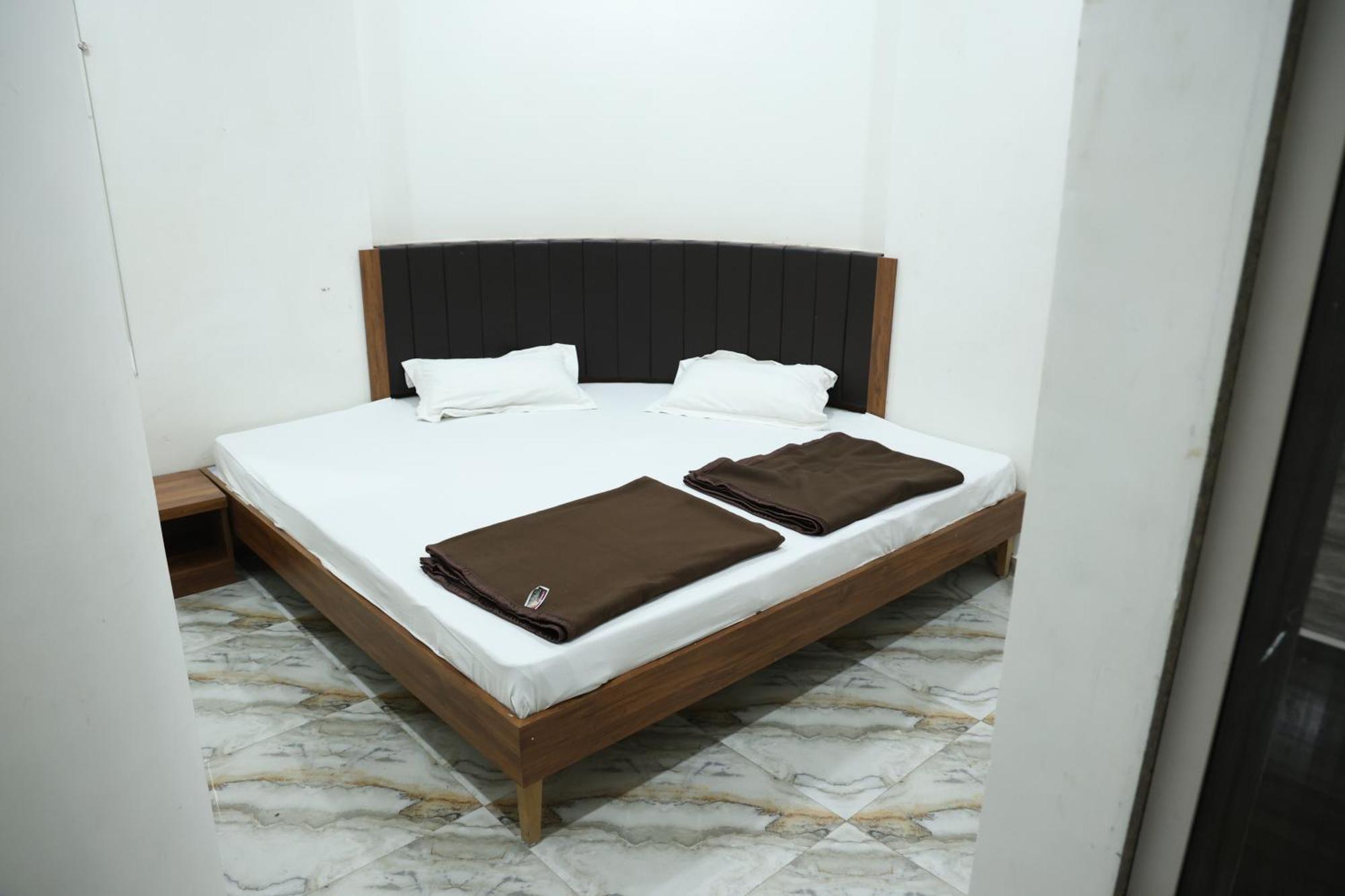 Hotel Aaram Kalupur Ahmedabad Eksteriør billede
