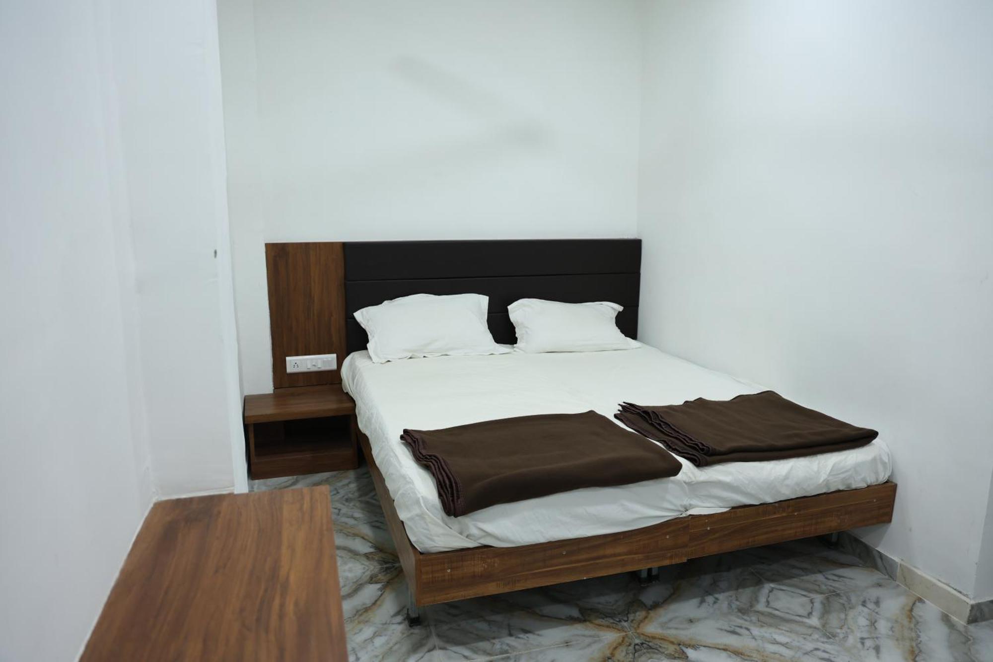 Hotel Aaram Kalupur Ahmedabad Eksteriør billede