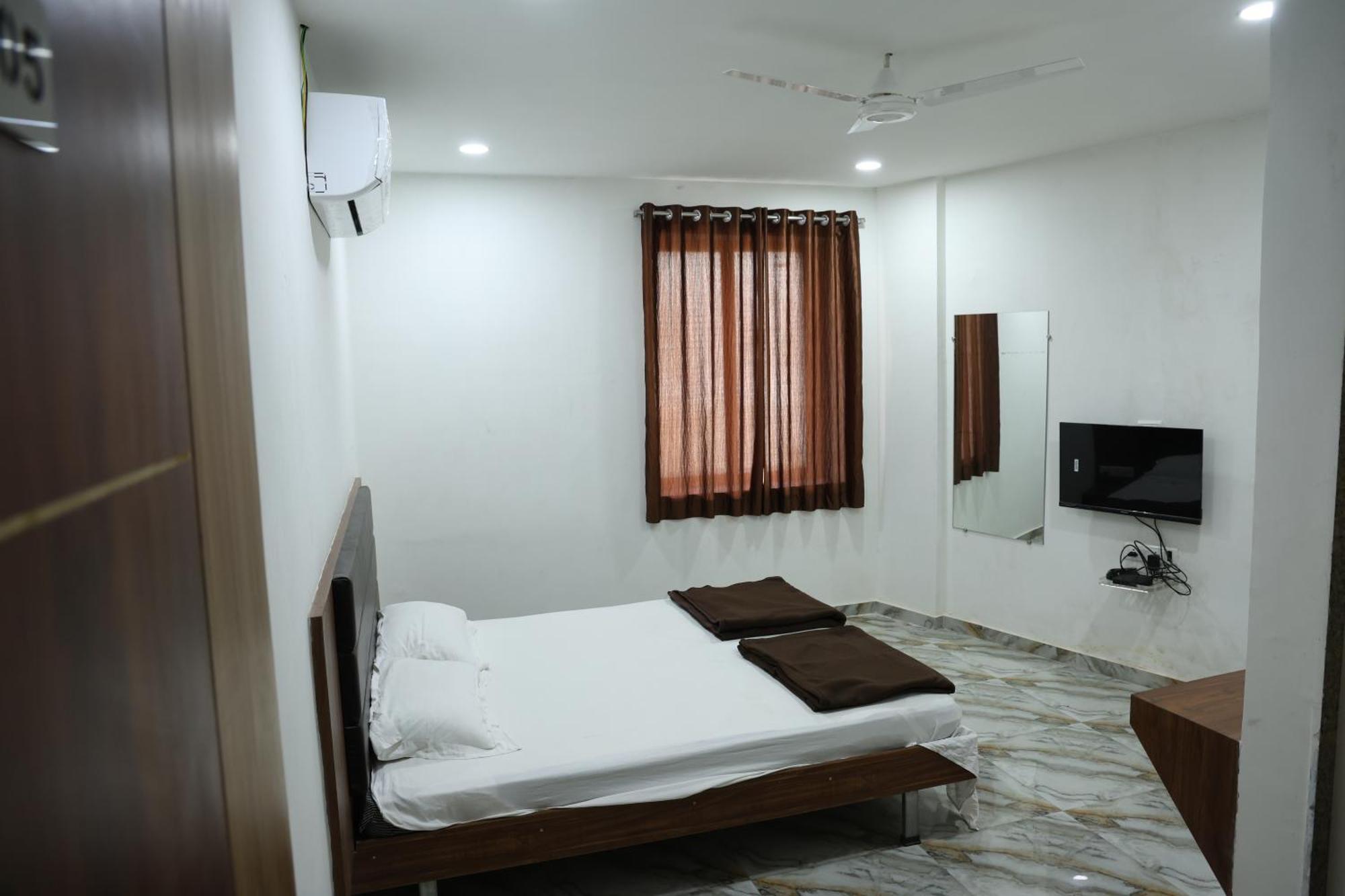 Hotel Aaram Kalupur Ahmedabad Eksteriør billede